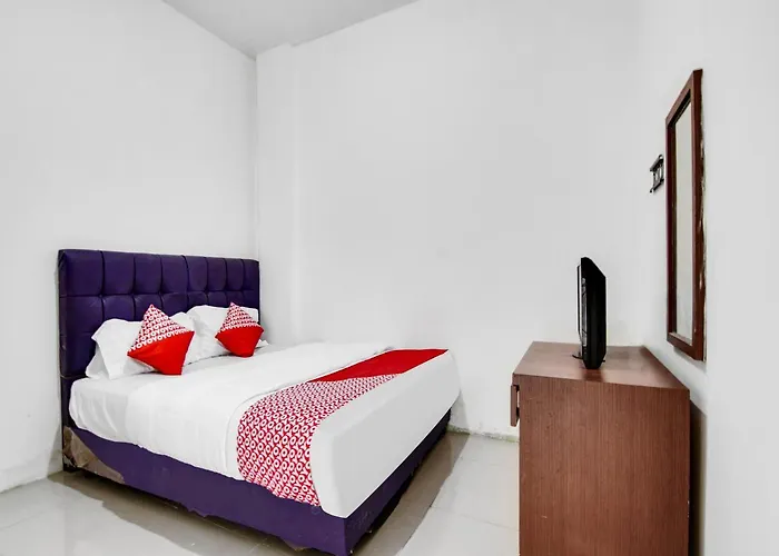 OYO 90897 Hotel Sepupu Satria