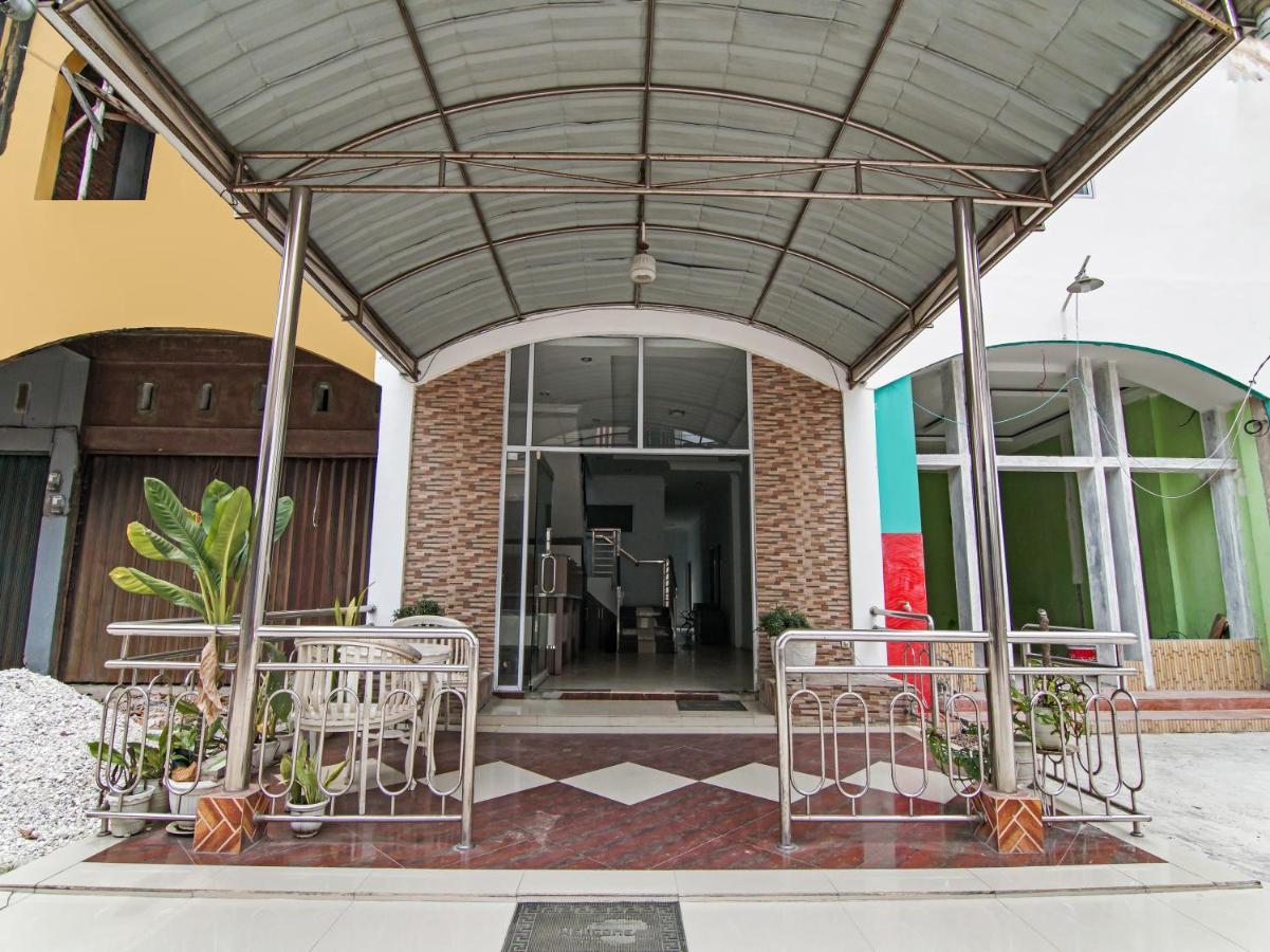 Oyo 90897 Sepupu Satria 2* Pekanbaru