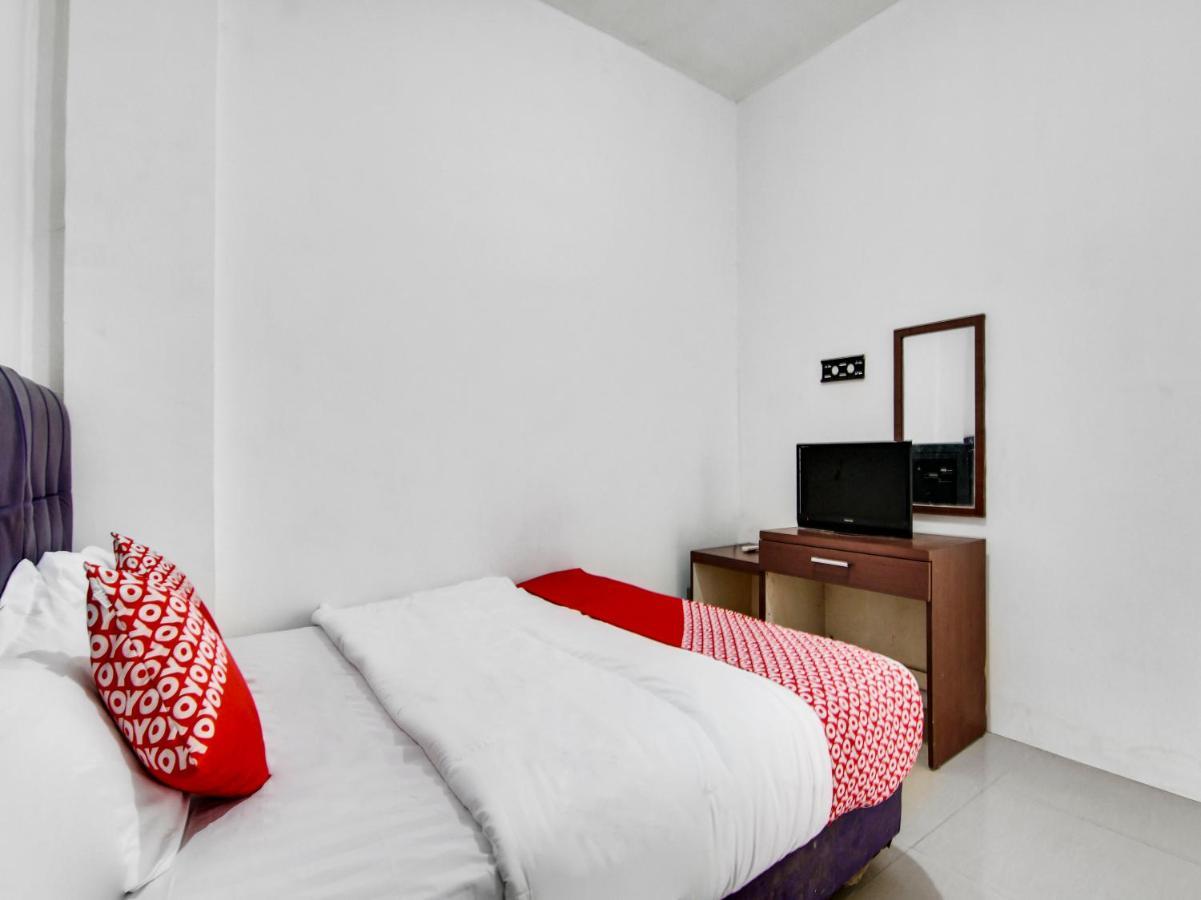 Oyo 90897 Sepupu Satria Hotel 2*