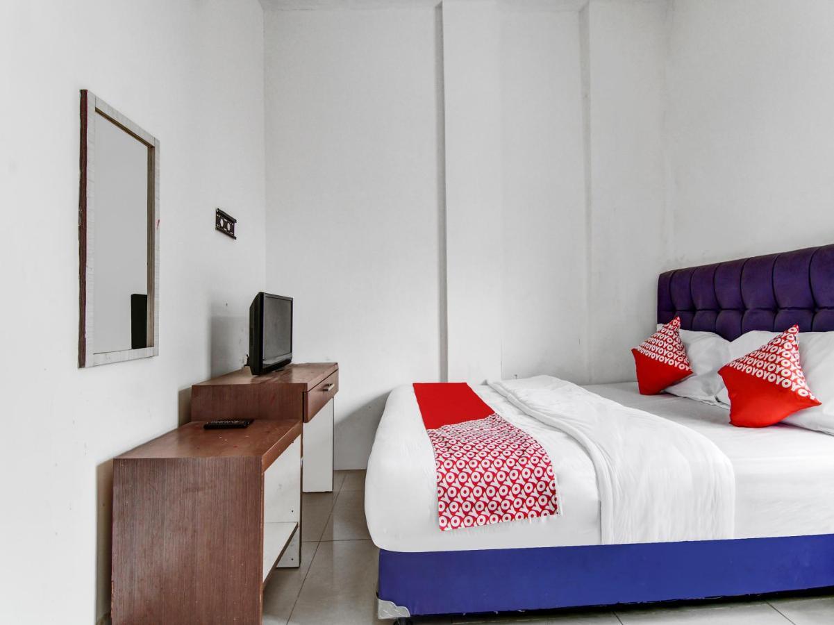 Oyo 90897 Sepupu Satria Hotel 2*